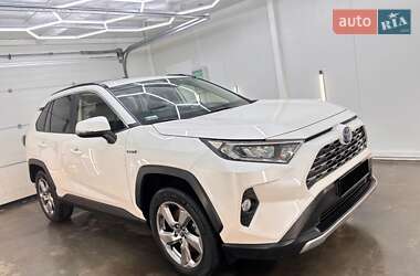 Внедорожник / Кроссовер Toyota RAV4 2019 в 