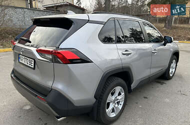 Позашляховик / Кросовер Toyota RAV4 2020 в Бучі