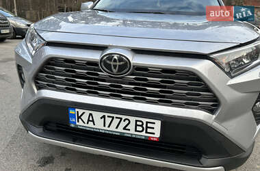 Позашляховик / Кросовер Toyota RAV4 2020 в Бучі