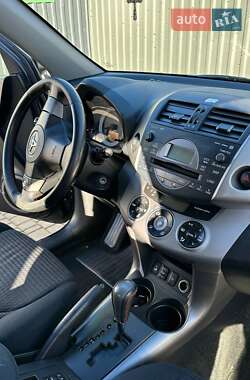 Позашляховик / Кросовер Toyota RAV4 2008 в 