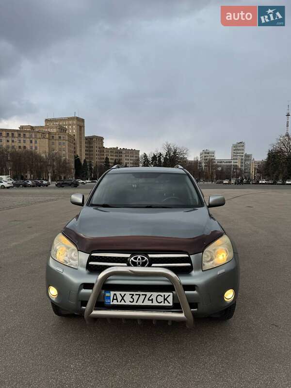 Внедорожник / Кроссовер Toyota RAV4 2008 в Харькове