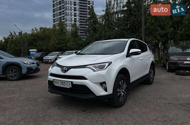 Позашляховик / Кросовер Toyota RAV4 2016 в Львові