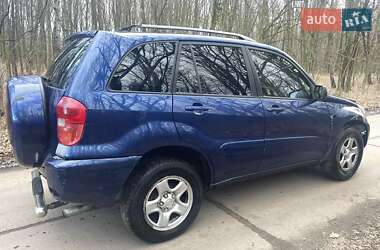 Позашляховик / Кросовер Toyota RAV4 2002 в Рівному