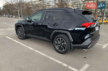 Внедорожник / Кроссовер Toyota RAV4 2021 в Киеве