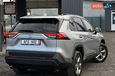 Внедорожник / Кроссовер Toyota RAV4 2019 в Ужгороде