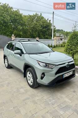 Внедорожник / Кроссовер Toyota RAV4 2021 в Золочеве