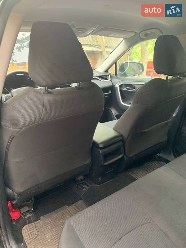 Внедорожник / Кроссовер Toyota RAV4 2020 в Полтаве