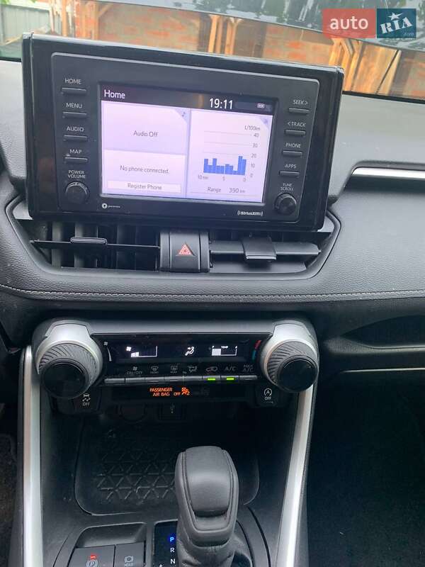 Внедорожник / Кроссовер Toyota RAV4 2020 в Полтаве