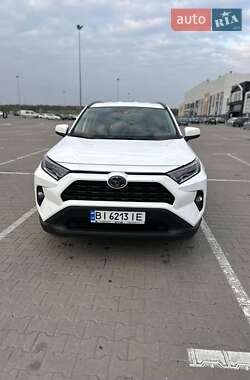 Внедорожник / Кроссовер Toyota RAV4 2021 в Киеве