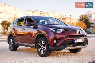 Позашляховик / Кросовер Toyota RAV4 2016 в Києві