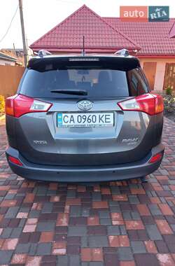 Внедорожник / Кроссовер Toyota RAV4 2013 в 