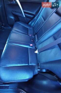 Внедорожник / Кроссовер Toyota RAV4 2013 в 