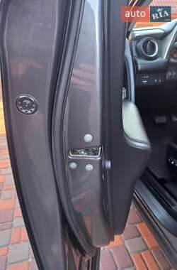 Внедорожник / Кроссовер Toyota RAV4 2013 в 