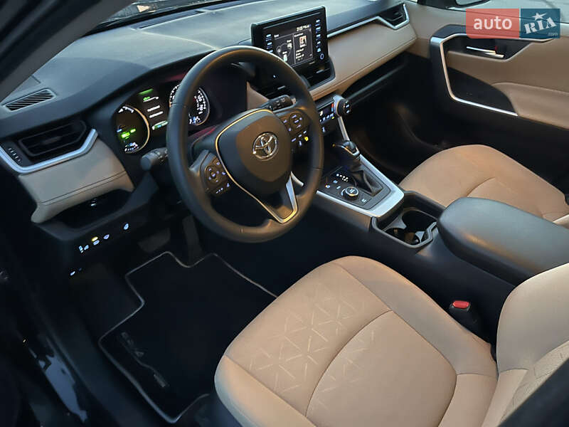 Позашляховик / Кросовер Toyota RAV4 2019 в Харкові