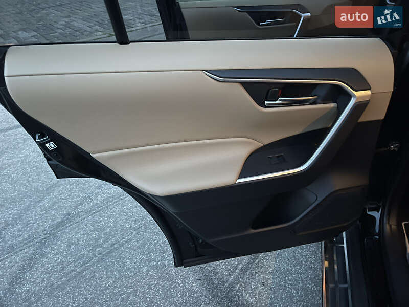 Позашляховик / Кросовер Toyota RAV4 2019 в Харкові