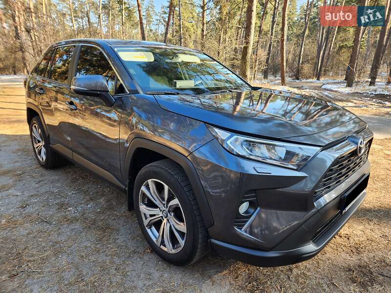 Позашляховик / Кросовер Toyota RAV4 2020 в Черкасах