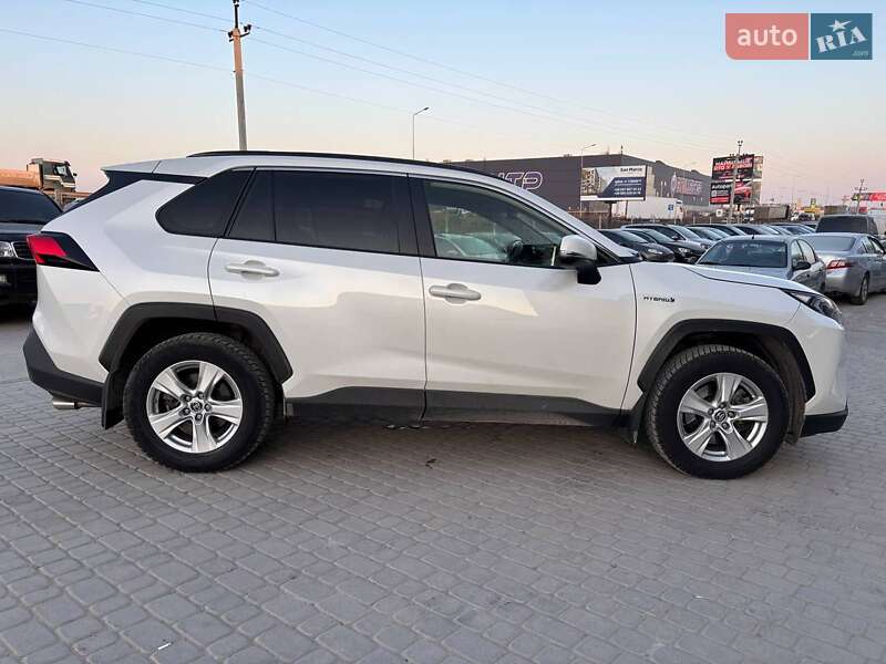 Внедорожник / Кроссовер Toyota RAV4 2020 в Львове