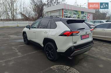 Внедорожник / Кроссовер Toyota RAV4 2022 в 