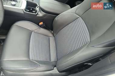 Внедорожник / Кроссовер Toyota RAV4 2022 в 