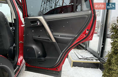 Внедорожник / Кроссовер Toyota RAV4 2013 в 