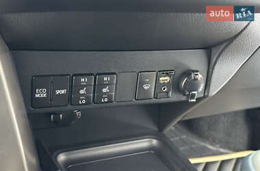 Внедорожник / Кроссовер Toyota RAV4 2013 в 