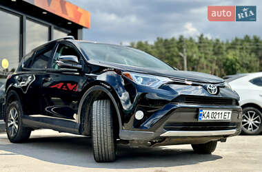 Внедорожник / Кроссовер Toyota RAV4 2016 в Киеве