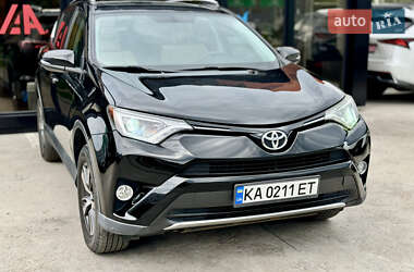 Внедорожник / Кроссовер Toyota RAV4 2016 в Киеве