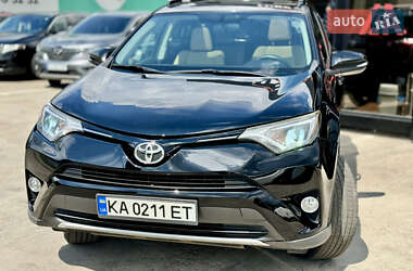 Внедорожник / Кроссовер Toyota RAV4 2016 в Киеве