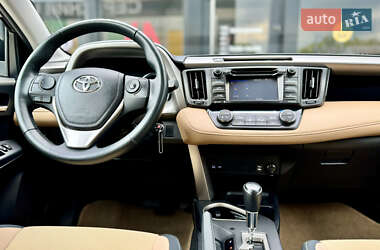 Внедорожник / Кроссовер Toyota RAV4 2016 в Киеве