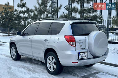 Внедорожник / Кроссовер Toyota RAV4 2006 в Киеве