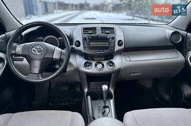 Внедорожник / Кроссовер Toyota RAV4 2006 в Киеве