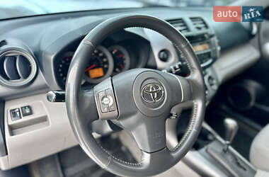 Внедорожник / Кроссовер Toyota RAV4 2006 в Киеве