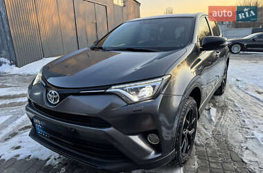 Позашляховик / Кросовер Toyota RAV4 2018 в Первомайську