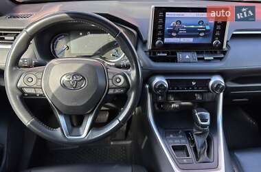 Внедорожник / Кроссовер Toyota RAV4 2019 в Кривом Роге