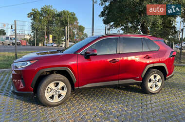Позашляховик / Кросовер Toyota RAV4 2020 в 
