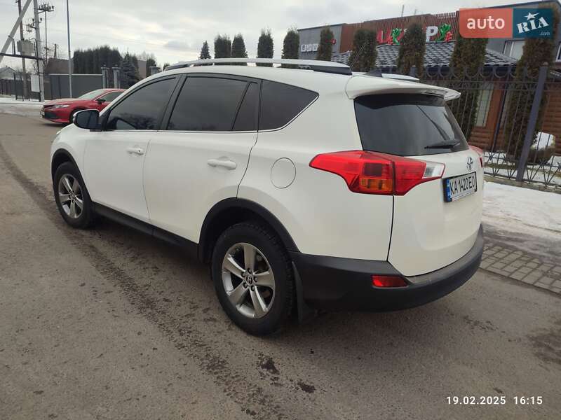 Позашляховик / Кросовер Toyota RAV4 2015 в Рожище
