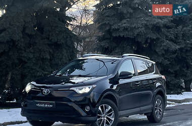 Внедорожник / Кроссовер Toyota RAV4 2016 в Николаеве