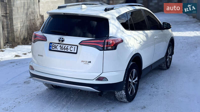 Позашляховик / Кросовер Toyota RAV4 2016 в Костопілі фото 6 Позашляховик / Кросовер Toyota RAV4 2016 в Костопілі