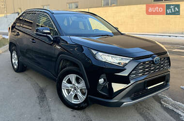 Внедорожник / Кроссовер Toyota RAV4 2020 в Киеве