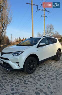 Позашляховик / Кросовер Toyota RAV4 2017 в Києві