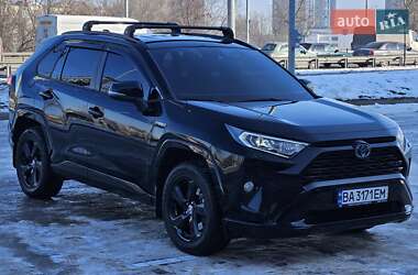 Позашляховик / Кросовер Toyota RAV4 2021 в Києві