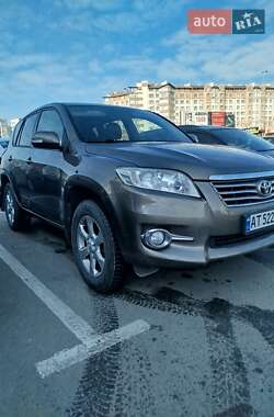 Позашляховик / Кросовер Toyota RAV4 2010 в Івано-Франківську