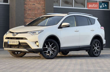 Внедорожник / Кроссовер Toyota RAV4 2015 в 