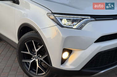 Внедорожник / Кроссовер Toyota RAV4 2016 в Одессе