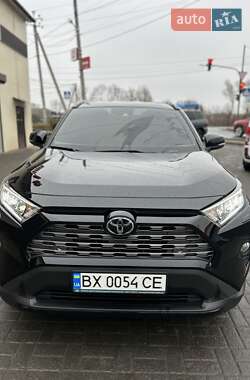 Внедорожник / Кроссовер Toyota RAV4 2021 в Хмельницком