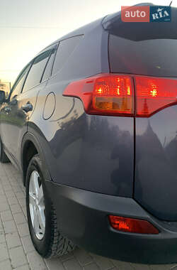 Внедорожник / Кроссовер Toyota RAV4 2013 в 