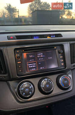 Внедорожник / Кроссовер Toyota RAV4 2013 в 