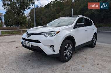 Позашляховик / Кросовер Toyota RAV4 2016 в Києві