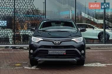 Позашляховик / Кросовер Toyota RAV4 2017 в Києві