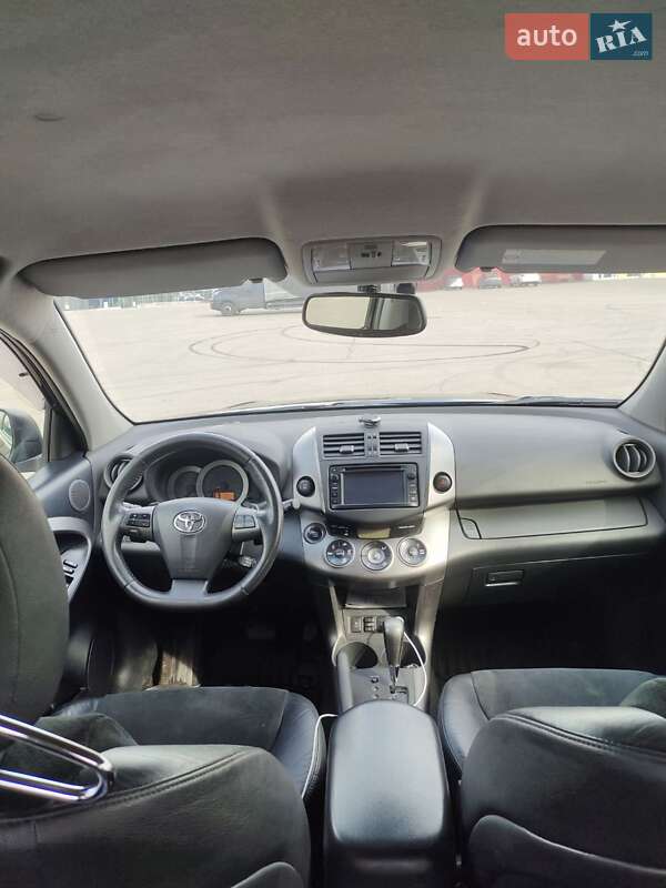 Внедорожник / Кроссовер Toyota RAV4 2012 в Киеве